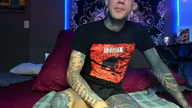 Snapshot of cleoo_jhonny chatting on 21, 4, 2026 cleoo jhonny online show from 21, 4, 2026