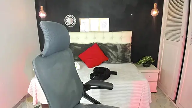 ROZZE MILA online show from 17, 3, 2026