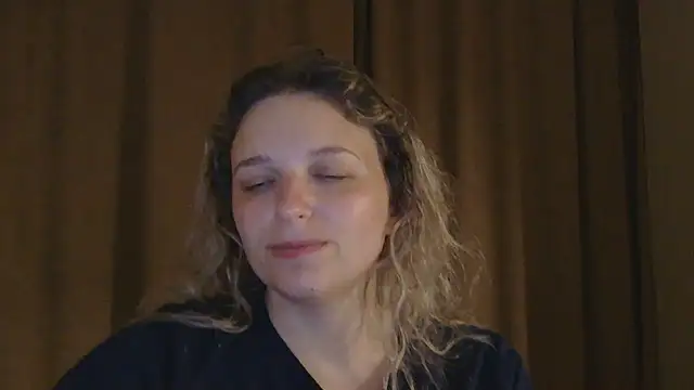 ElisSky301 online show from 4, 4, 2026