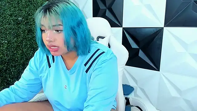 lara jean23 online show from 4, 11, 2025