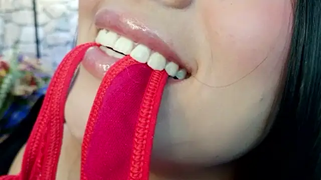 mia roux1 online show from 4, 12, 2025