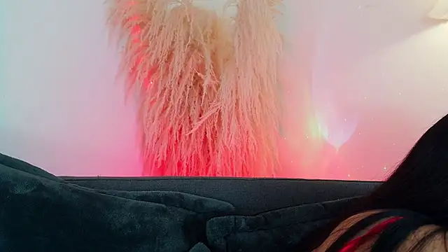 mia roux1 online show from 9, 4, 2026