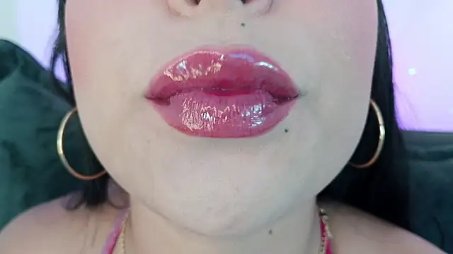 mia roux1 online show from 17, 5, 2026