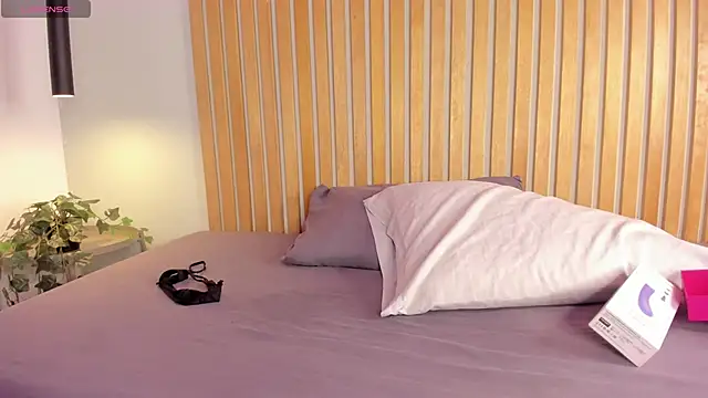 Miss ambrer  online show from 15, 4, 2026