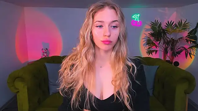 sassy cutie online show from 28, 10, 2025