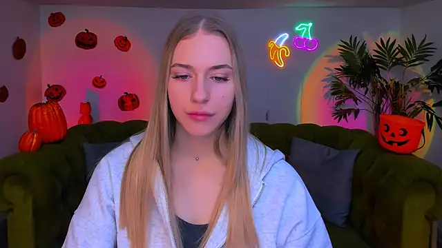 sassy cutie online show from 11, 11, 2025