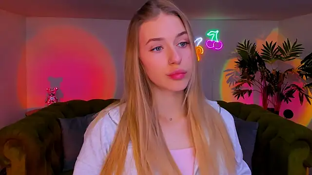 sassy cutie online show from 19, 11, 2025