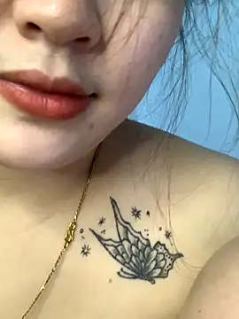 Snapshot of helo-kitty chatting on 24, 11, 2025 helo-kitty online show from 24, 11, 2025