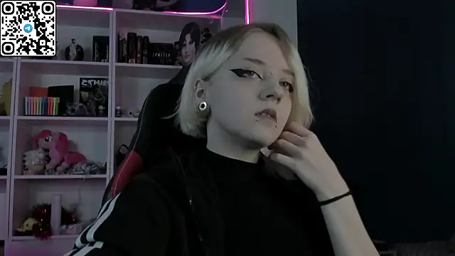 Holy Mistress S online show from 27, 2, 2026