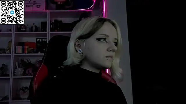 Holy Mistress S online show from 22, 5, 2026