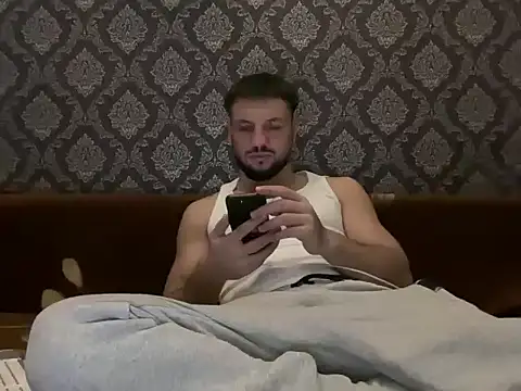 Snapshot of GitanoBoy chatting on 26, 11, 2025 GitanoBoy online show from 26, 11, 2025