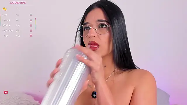 Snapshot of Sophie_Duarte chatting on 24, 2, 2026 Sophie Duarte online show from 24, 2, 2026