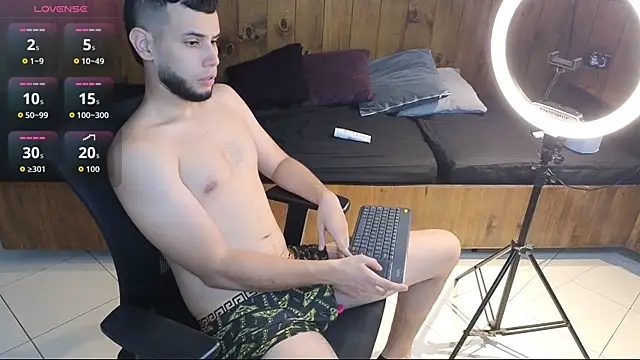 Maxcole 07 online show from 5, 12, 2025