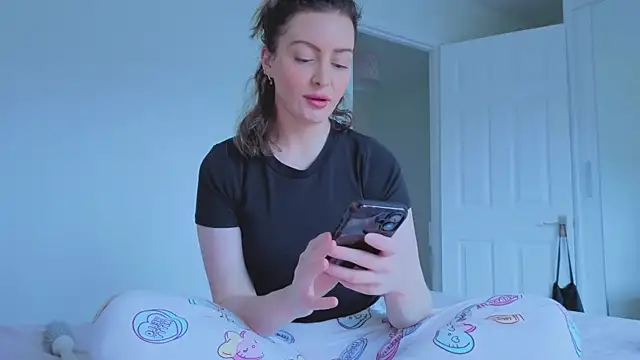 Snapshot of Lovelavender_ chatting on 6, 2, 2026 Lovelavender online show from 6, 2, 2026