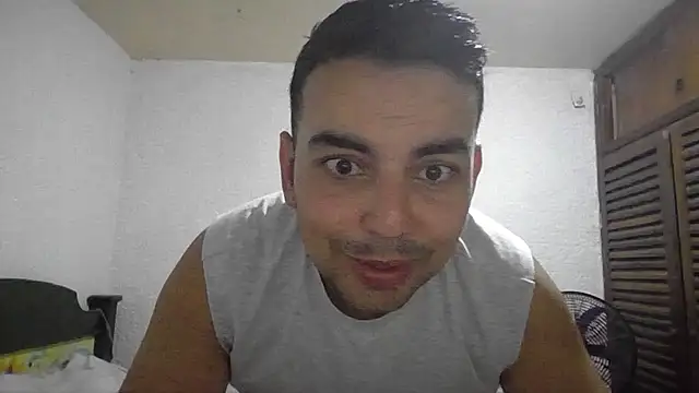 Snapshot of axel_jhones_ chatting on 4, 11, 2025 axel jhones online show from 4, 11, 2025
