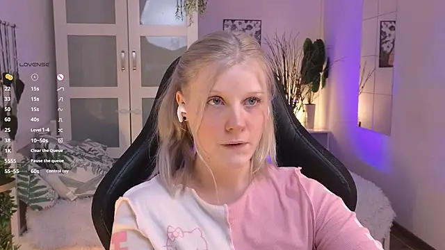 ShineJoan online show from 22, 11, 2025