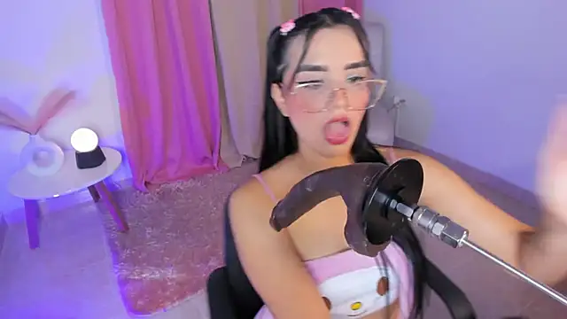 laana foxx online show from 4, 11, 2025