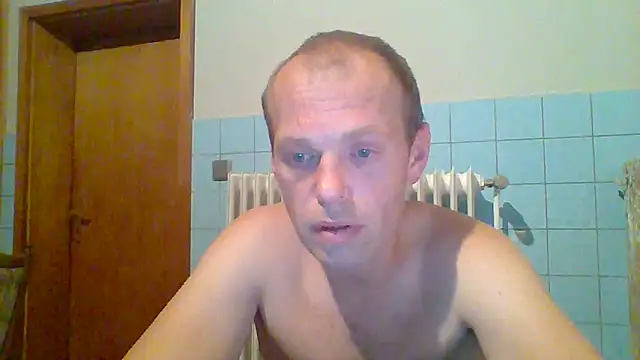 Snapshot of tommy3300 chatting on 24, 10, 2025 tommy3300 online show from 24, 10, 2025