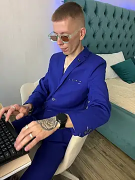 Snapshot of Cristian__Dior chatting on 9, 8, 2026 Cristian Dior online show from 9, 8, 2026
