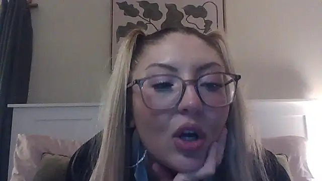 assstrogirl online show from 9, 11, 2025