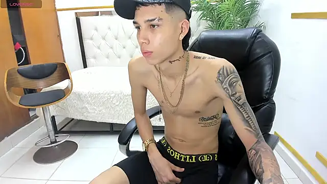 Snapshot of paul_ponce chatting on 21, 6, 2026 paul ponce online show from 21, 6, 2026