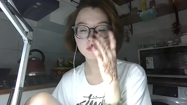 LilysTaylor online show from 23, 10, 2025