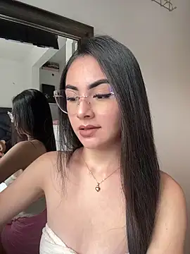 IslaCole online show from 2, 2, 2026