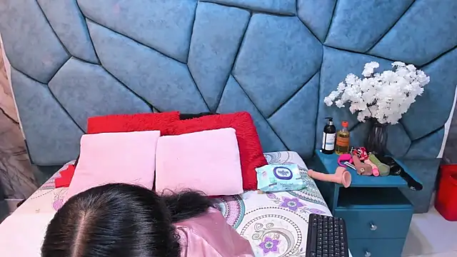 JulietaDiamond online show from 17, 6, 2026
