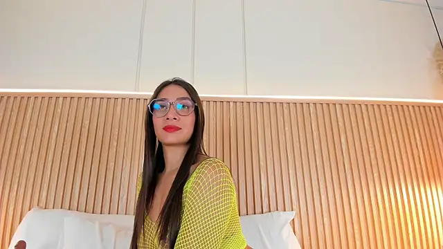 NahimiThompson online show from 5, 3, 2026