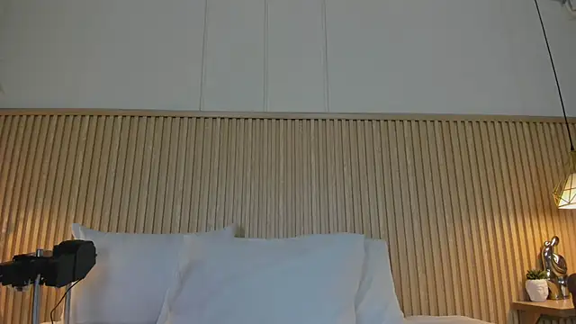 Snapshot of NahimiThompson chatting on 4, 7, 2026 NahimiThompson online show from 4, 7, 2026
