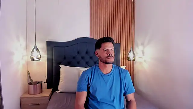 Snapshot of Hamilton_0 chatting on 25, 10, 2025 Hamilton 0 online show from 25, 10, 2025