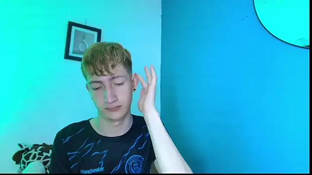 Snapshot of Erick_Taylor3 chatting on 15, 4, 2026 Erick Taylor3 online show from 15, 4, 2026