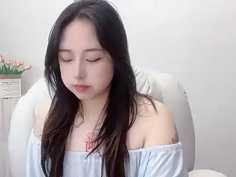 Love-hanzaizai718 online show from 25, 10, 2025