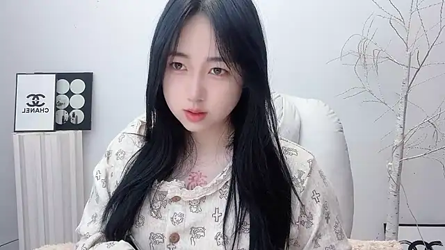 Love-hanzaizai718 online show from 18, 11, 2025