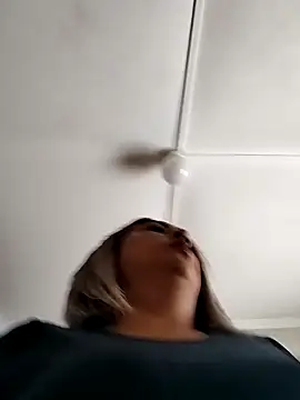 Snapshot of IndianLara chatting on 7, 11, 2025 IndianLara online show from 7, 11, 2025