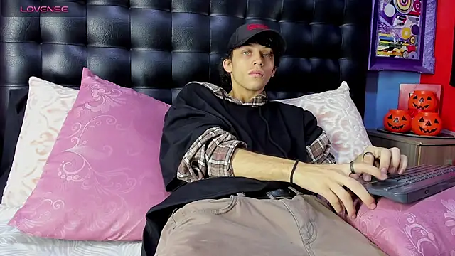 Khalid16  online show from 3, 11, 2025