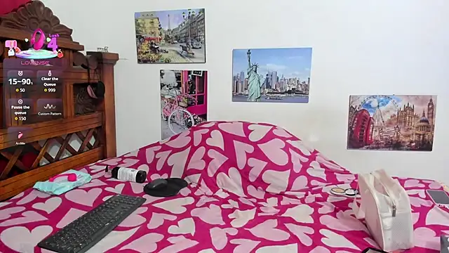 Snapshot of ROXANA_DIAZ chatting on 3, 11, 2025 ROXANA DIAZ online show from 3, 11, 2025