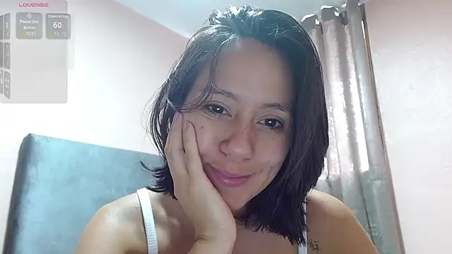 LunaaMorena online show from 15, 4, 2026