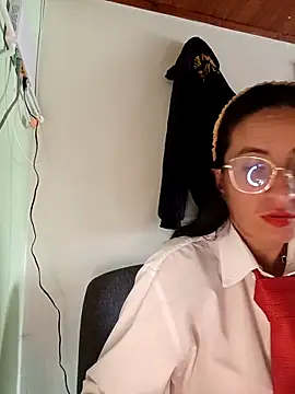 Snapshot of Valentina--1 chatting on 27, 10, 2025 Valentina--1 online show from 27, 10, 2025