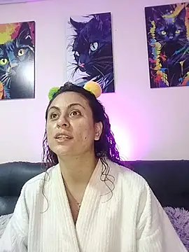 Caroline Jons online show from 29, 10, 2025