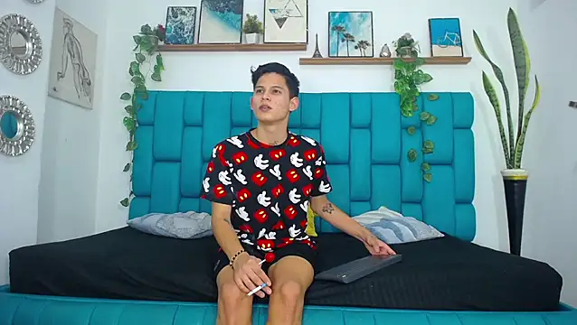 Hot Boys Latinos X online show from 7, 11, 2025