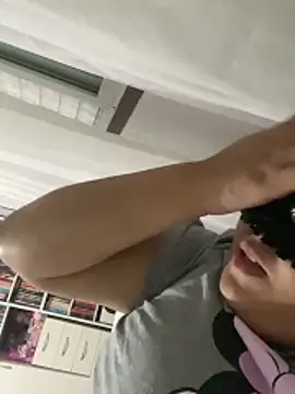 Snapshot of crazzyanne chatting on 22, 12, 2025 crazzyanne online show from 22, 12, 2025