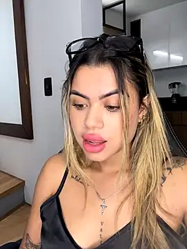 Snapshot of Alanna-foxx chatting on 30, 10, 2025 Alanna-foxx online show from 30, 10, 2025