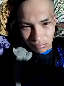 Snapshot of Ojitosbrrr chatting on 12, 11, 2025 Ojitosbrrr online show from 12, 11, 2025