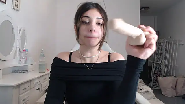 Snapshot of bellefleurrr chatting on 9, 7, 2026 bellefleurrr online show from 9, 7, 2026