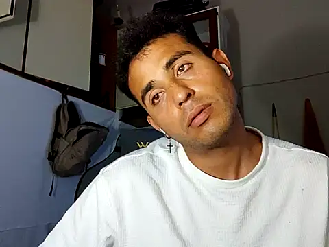 Snapshot of mrberemgena420 chatting on 31, 5, 2026 mrberemgena420 online show from 31, 5, 2026