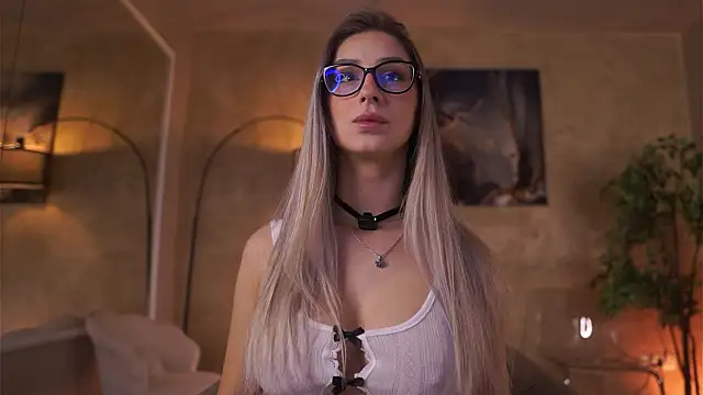 Snapshot of MaddieBryggs chatting on 1, 2, 2026 MaddieBryggs online show from 1, 2, 2026