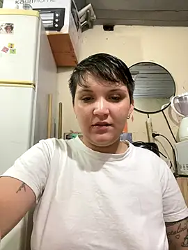 Snapshot of leti302 chatting on 31, 10, 2025 leti302 online show from 31, 10, 2025