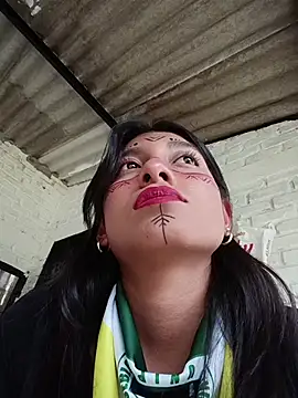 YeseniaRodriguez3 online show from 31, 10, 2025