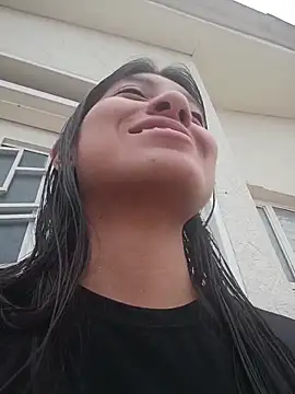 YeseniaRodriguez3 online show from 9, 4, 2026